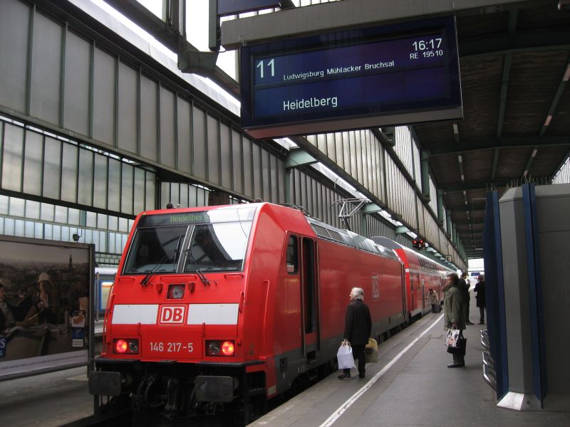 File:2009-03-26 48 10 train.jpg