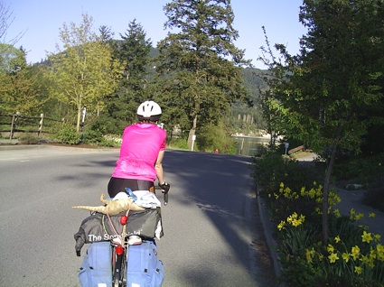 File:2009-04-24 48 -122.Robyn cycling.jpg