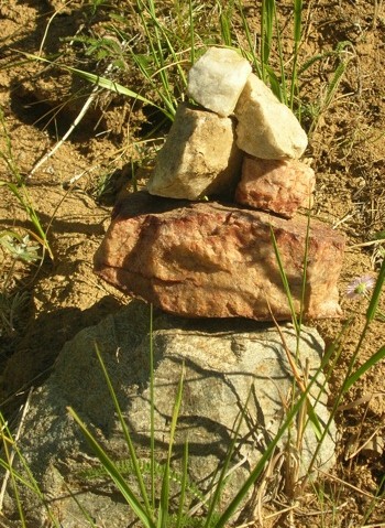 File:Quartz Cairn.jpg