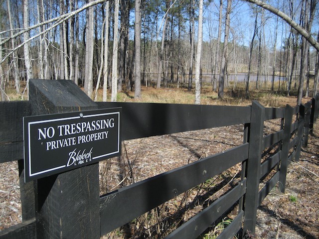 File:2009-02-22 no trespassing.jpg