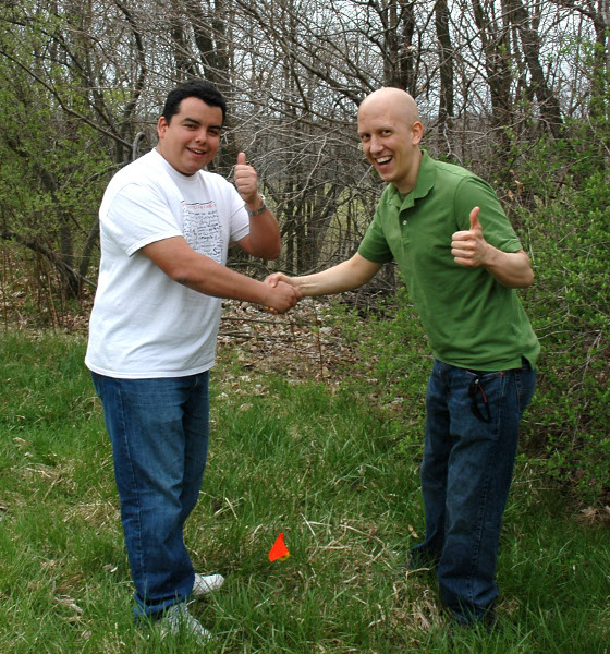 File:2009-04-18 40 -87 alejandro brett placing flag.jpg