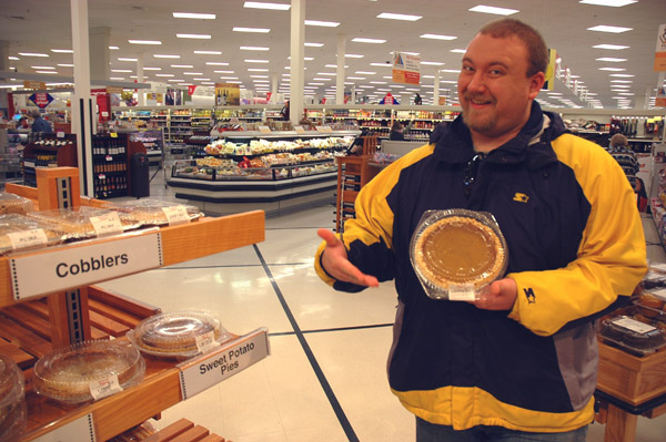 File:2009-03-14 40 -88 nathan with pie.jpg