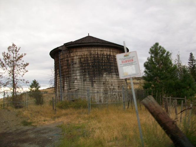File:2009 08 15 50 -120 Rose hill water tower.jpg