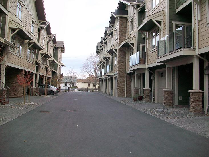 File:Looking toward sixth ave.jpg