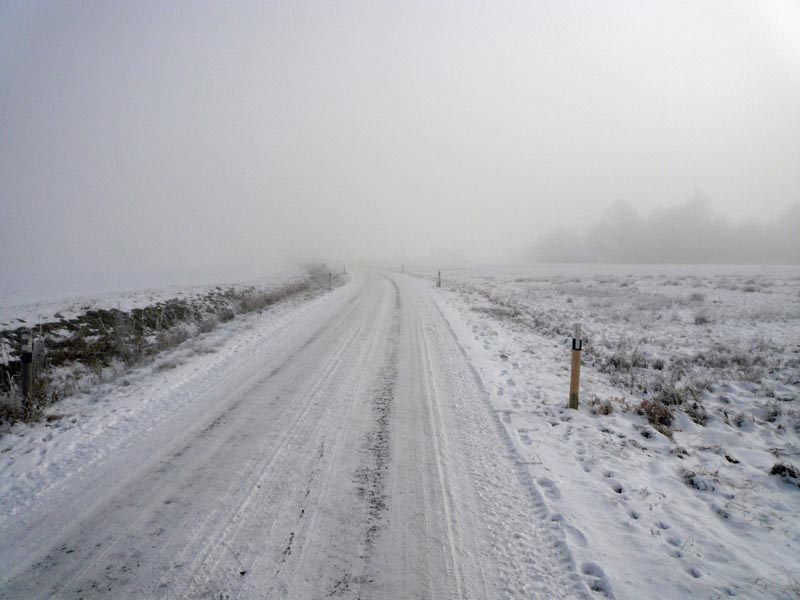 File:2009-01-10 48 12 snow-covered road.jpg