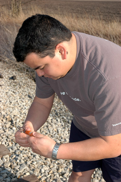 File:2009-03-21 39 -88 alejandro opening shell.jpg