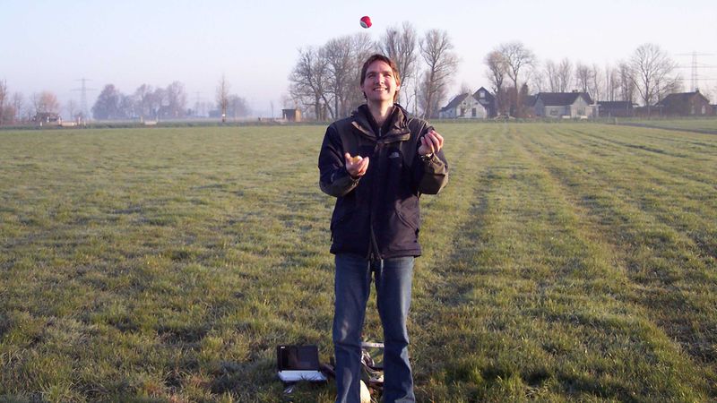 File:2012 03 28 53 6 juggling2.jpg