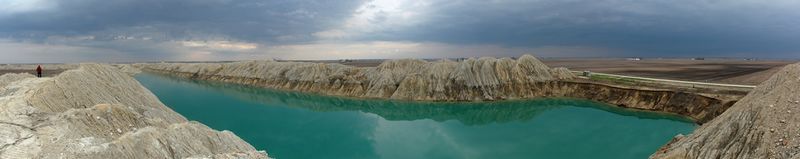 Panorama of a quarry near the 2009-04-18 40 -87 coordinates