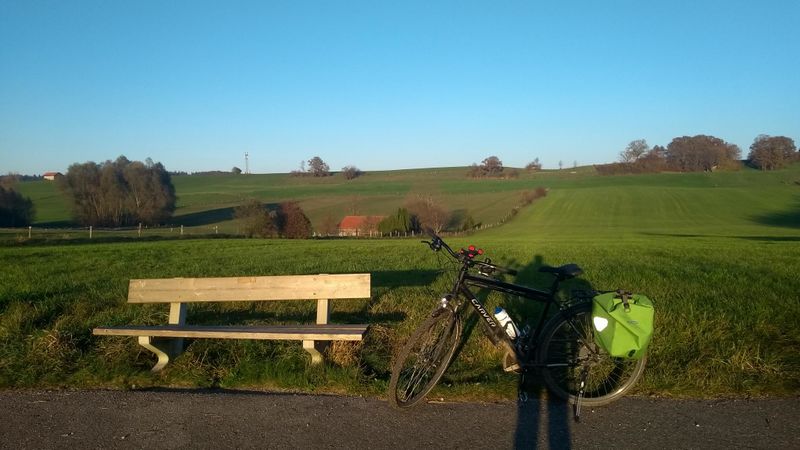 File:2024-11-04 47 11 sunny bench.jpeg