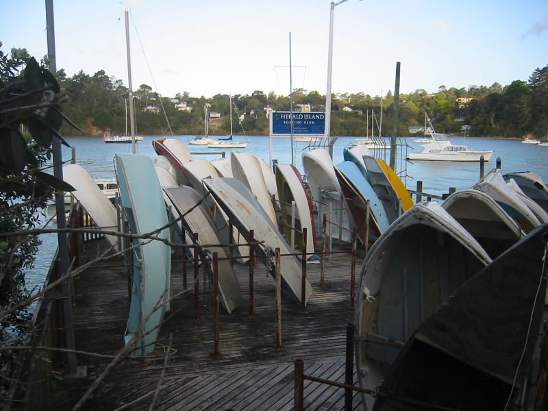 File:2010-10-22 -36 174 Boat Club.jpg