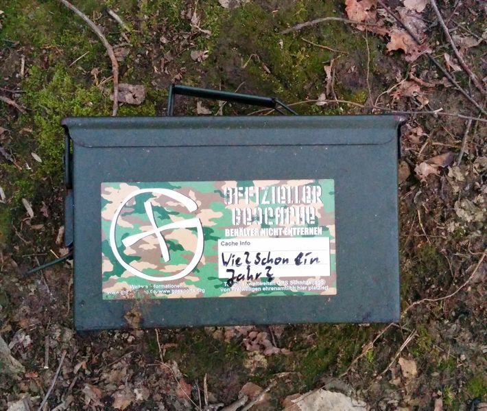 File:2015-02-25 52 09 04 Geocache.jpg