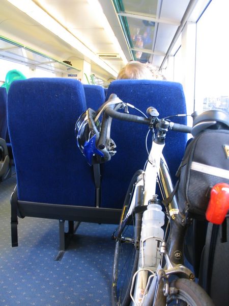 File:2009 08 30 -38-144 Bike on Train.jpg