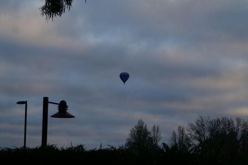 File:2008-06-17 balloons were up.jpg