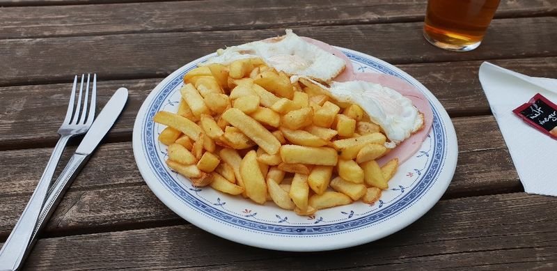 File:2018-08-22 52 -1 Ham, chips, and TWO eggs.jpg