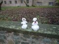 2008-11-24 49 9 d snowmen.jpg