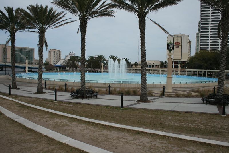 File:2013-03-09 30 -81 FriendshipFountain.JPG