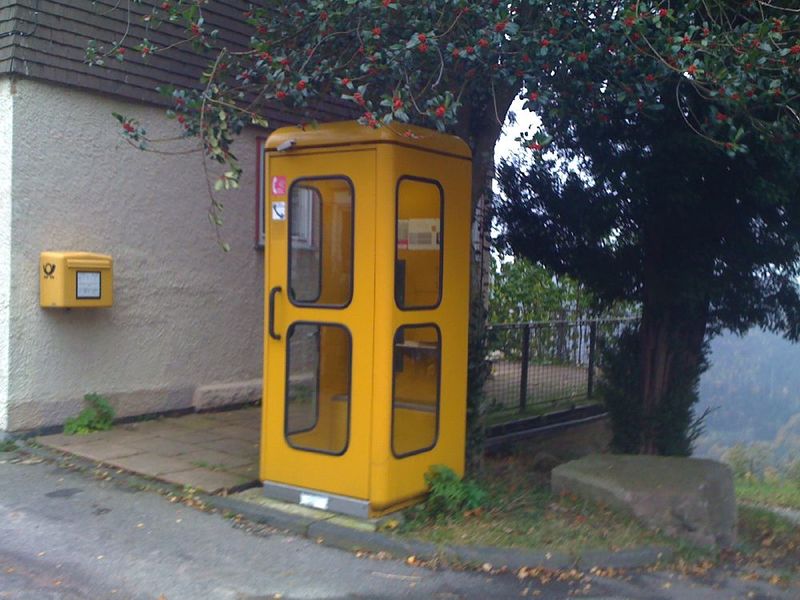 File:2009-10-25 48 8-phonebooth.jpg