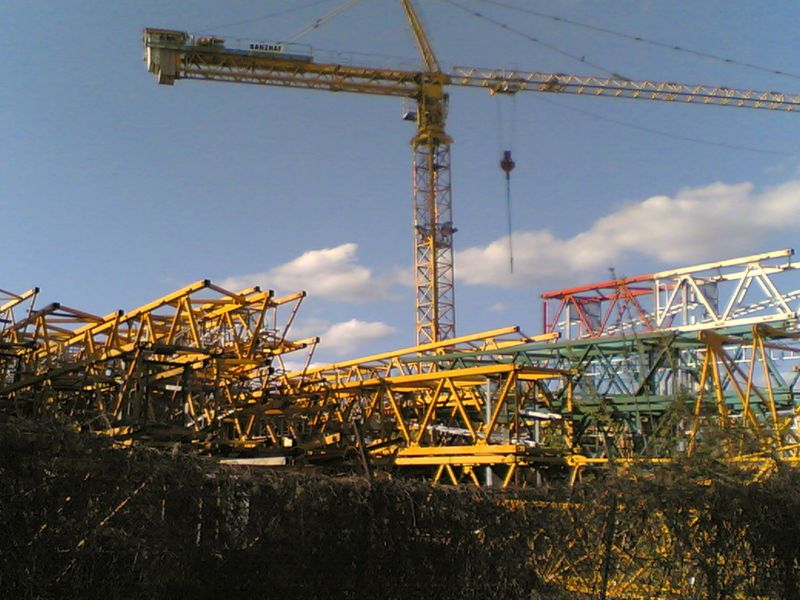 File:2010-04-19 52 13 craneparts2.jpg