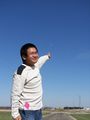 2009-04-04 40 -87 - Jianfeng Pointing at the Moon.JPG