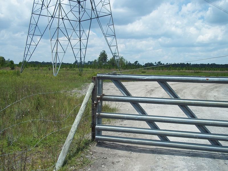 File:2012-06-02 30 -81 Fence.JPG