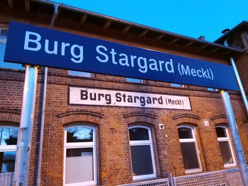 File:2019-12-15 global 16 Burg Stargard.jpg