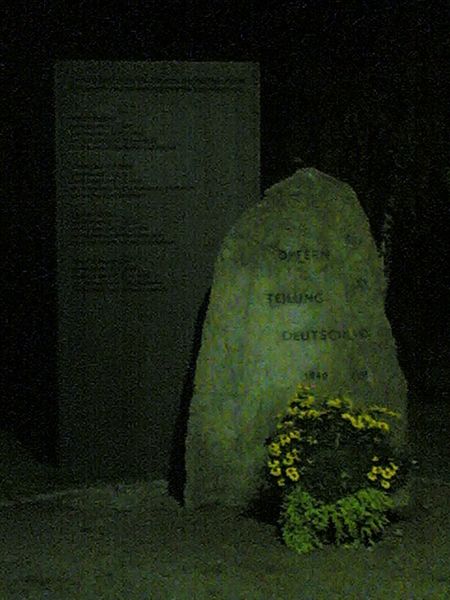 File:2009-10-07 52 13 Memorial.jpg